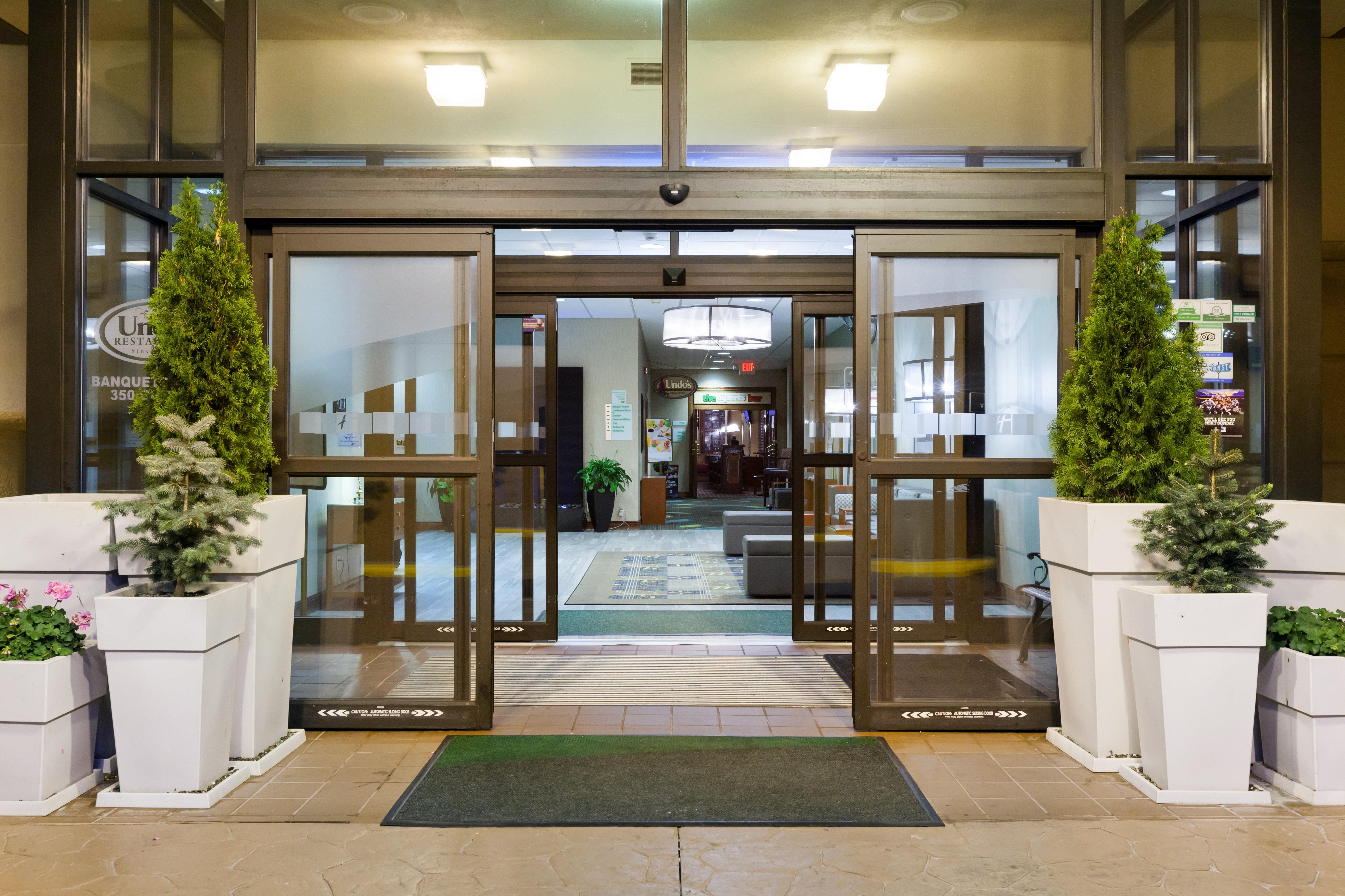 Holiday Inn Weirton-Steubenville Area Экстерьер фото