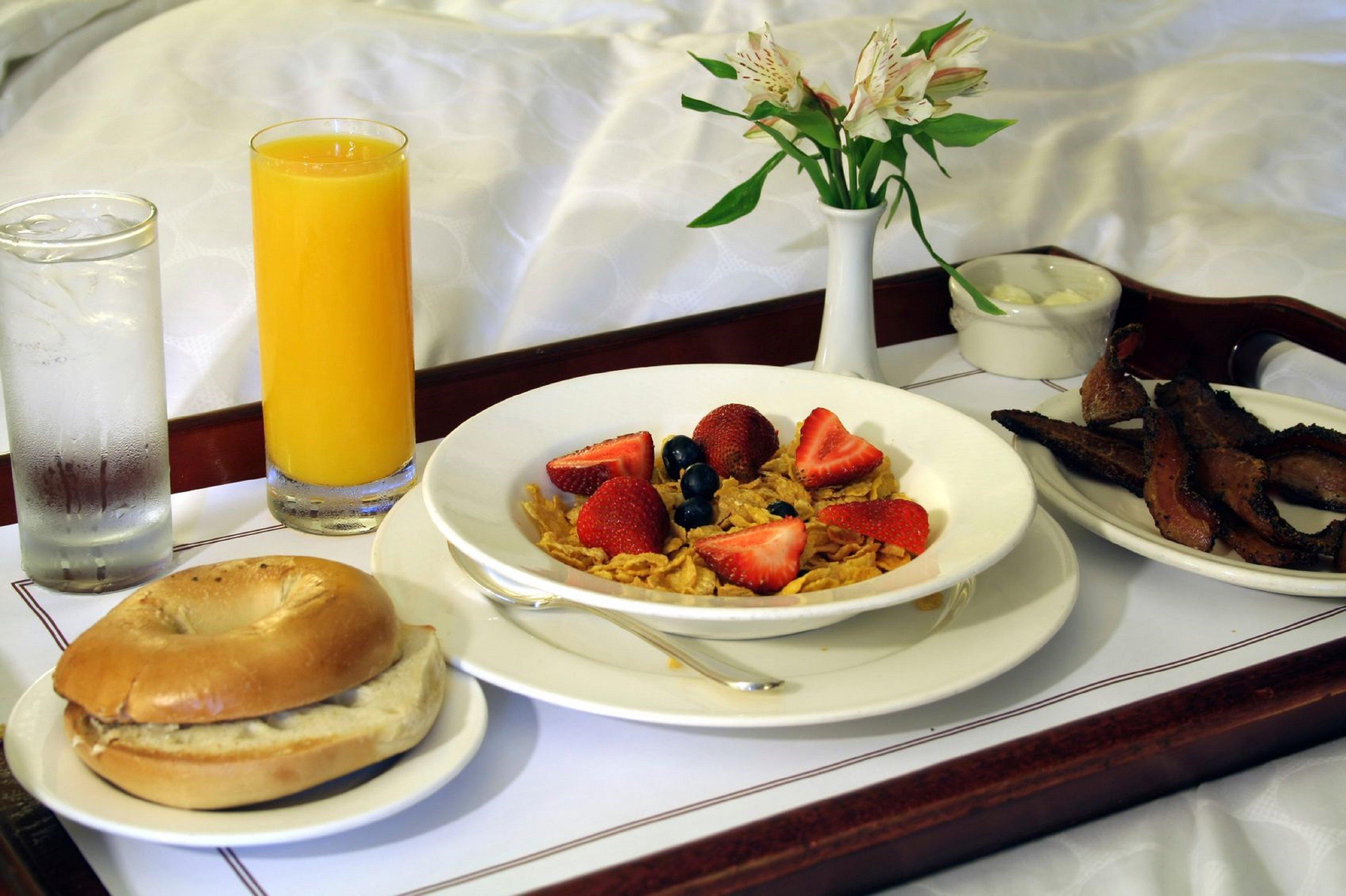 Holiday Inn Weirton-Steubenville Area Экстерьер фото