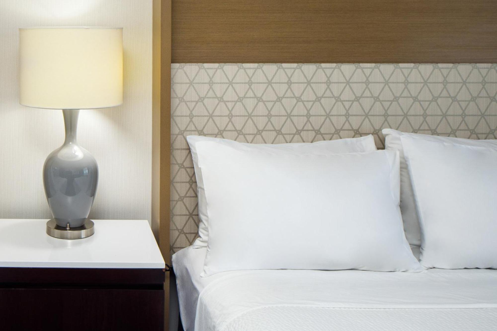 Holiday Inn Weirton-Steubenville Area Экстерьер фото