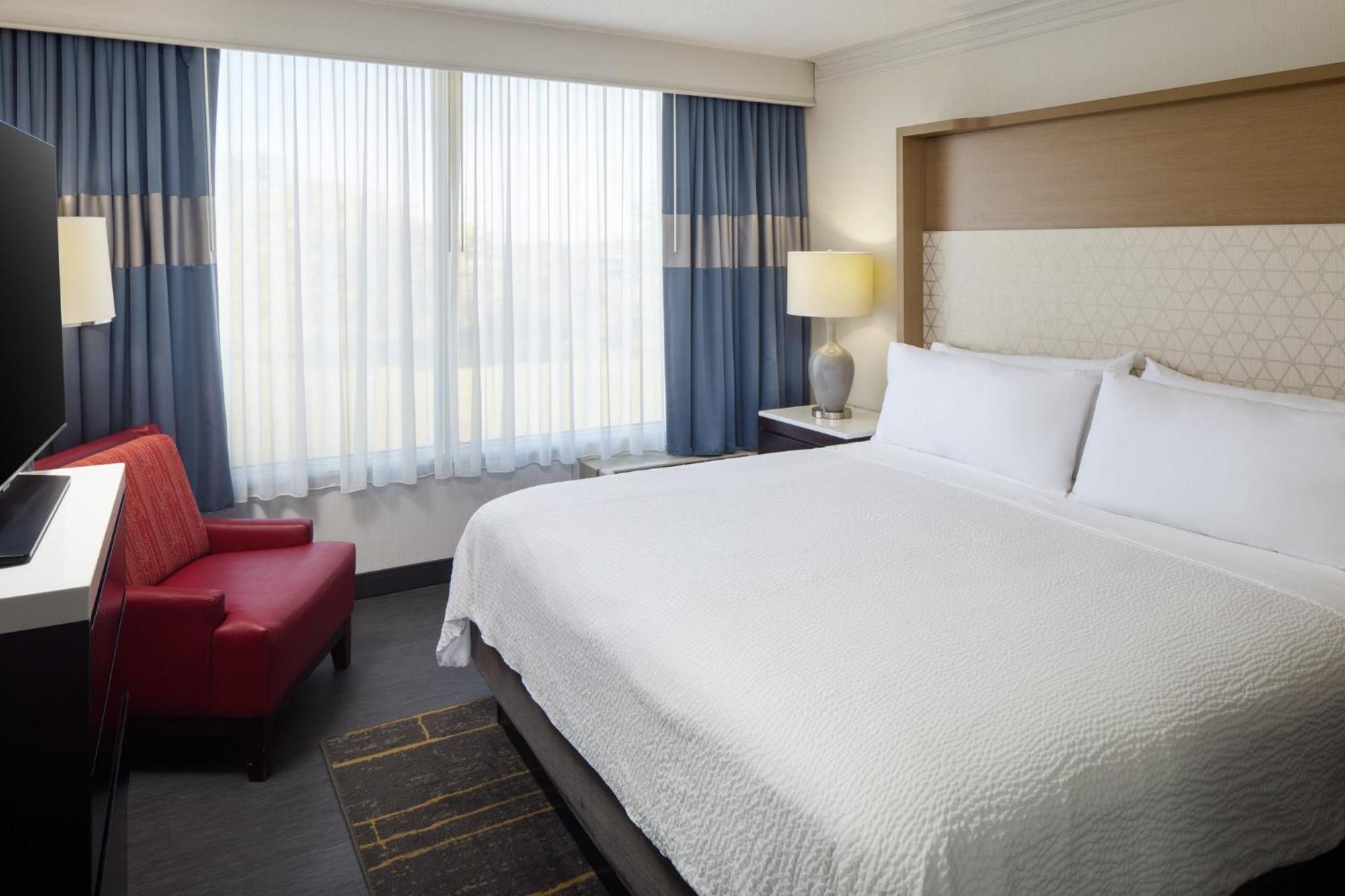 Holiday Inn Weirton-Steubenville Area Экстерьер фото