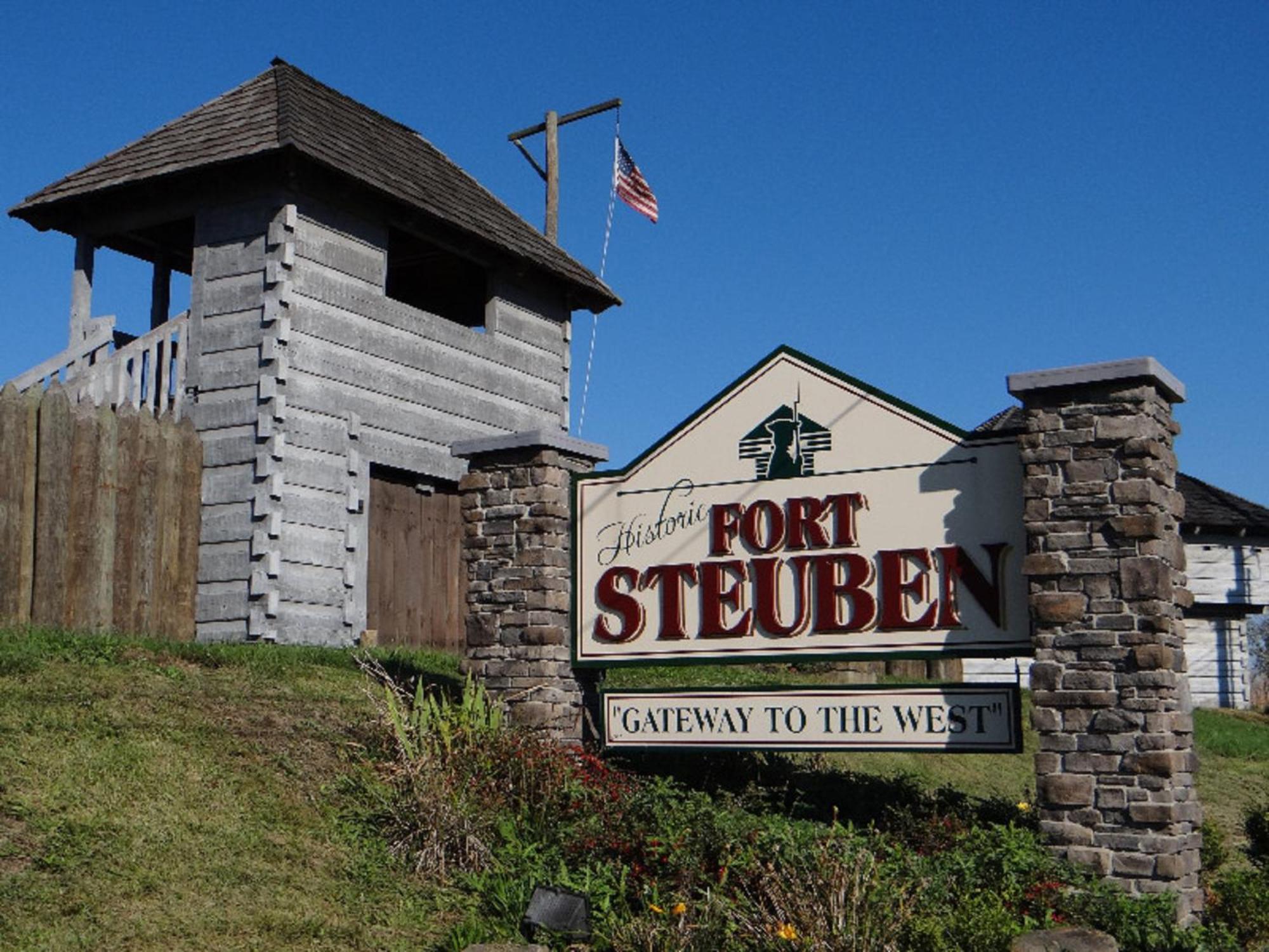 Holiday Inn Weirton-Steubenville Area Экстерьер фото
