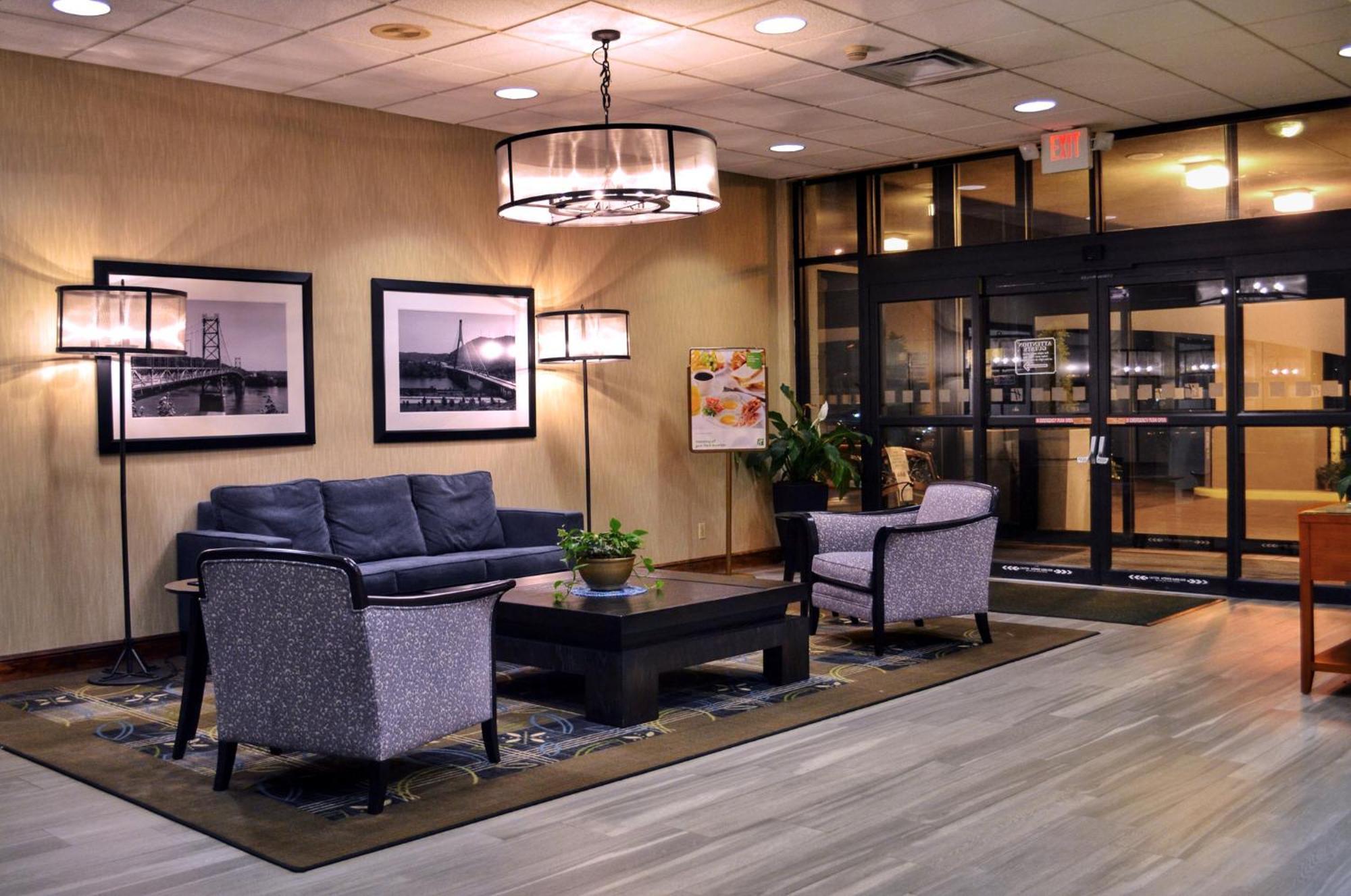 Holiday Inn Weirton-Steubenville Area Экстерьер фото